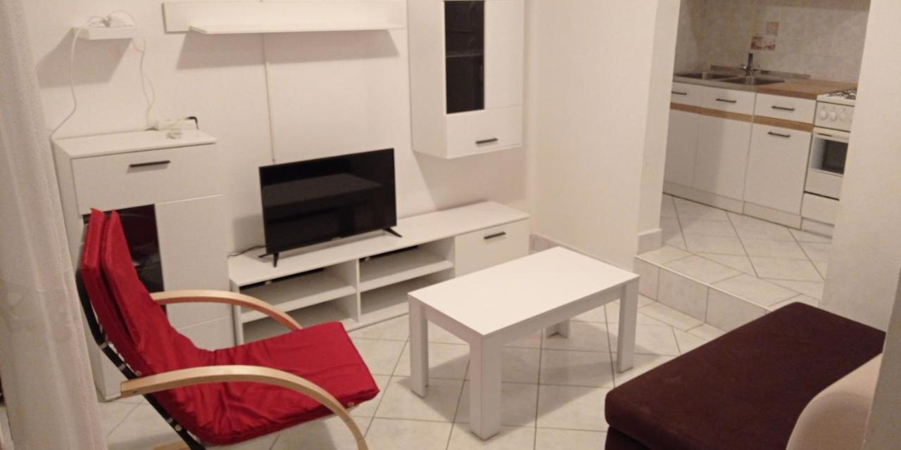 Apartments Tatjana Martinšćica Buitenkant foto