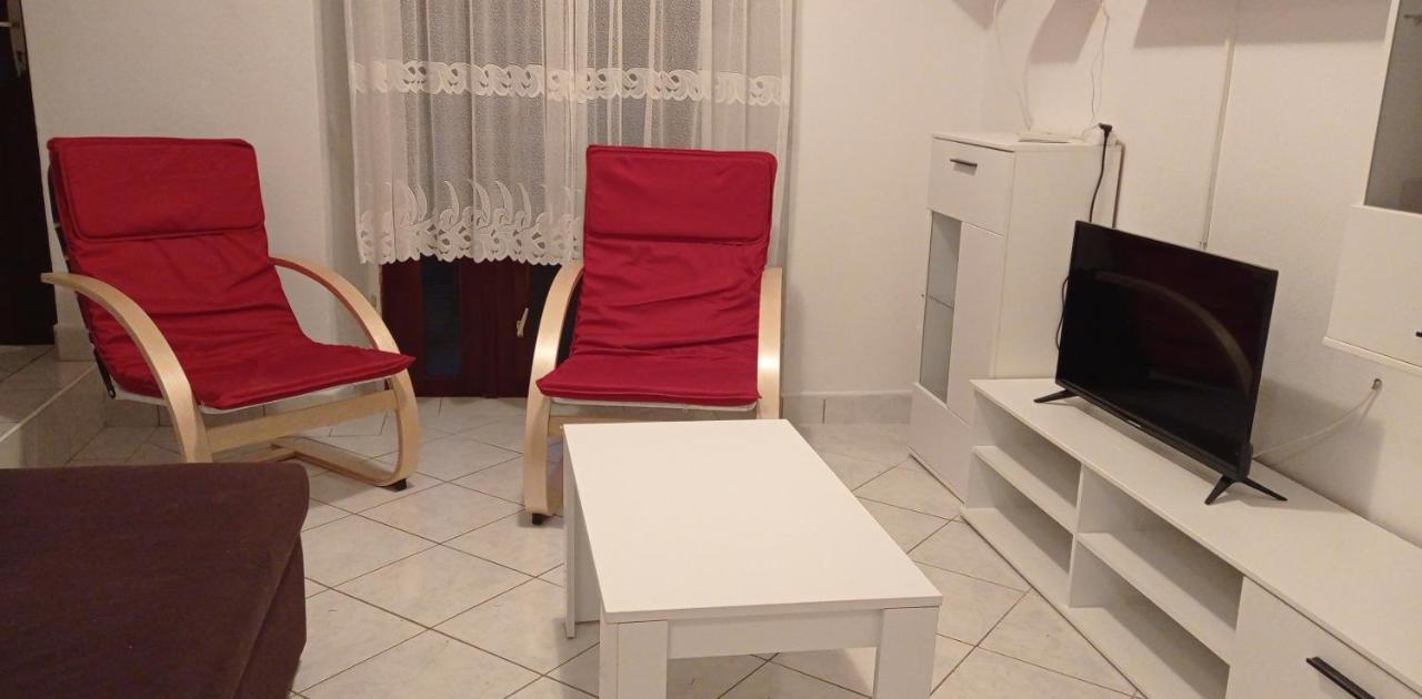 Apartments Tatjana Martinšćica Buitenkant foto